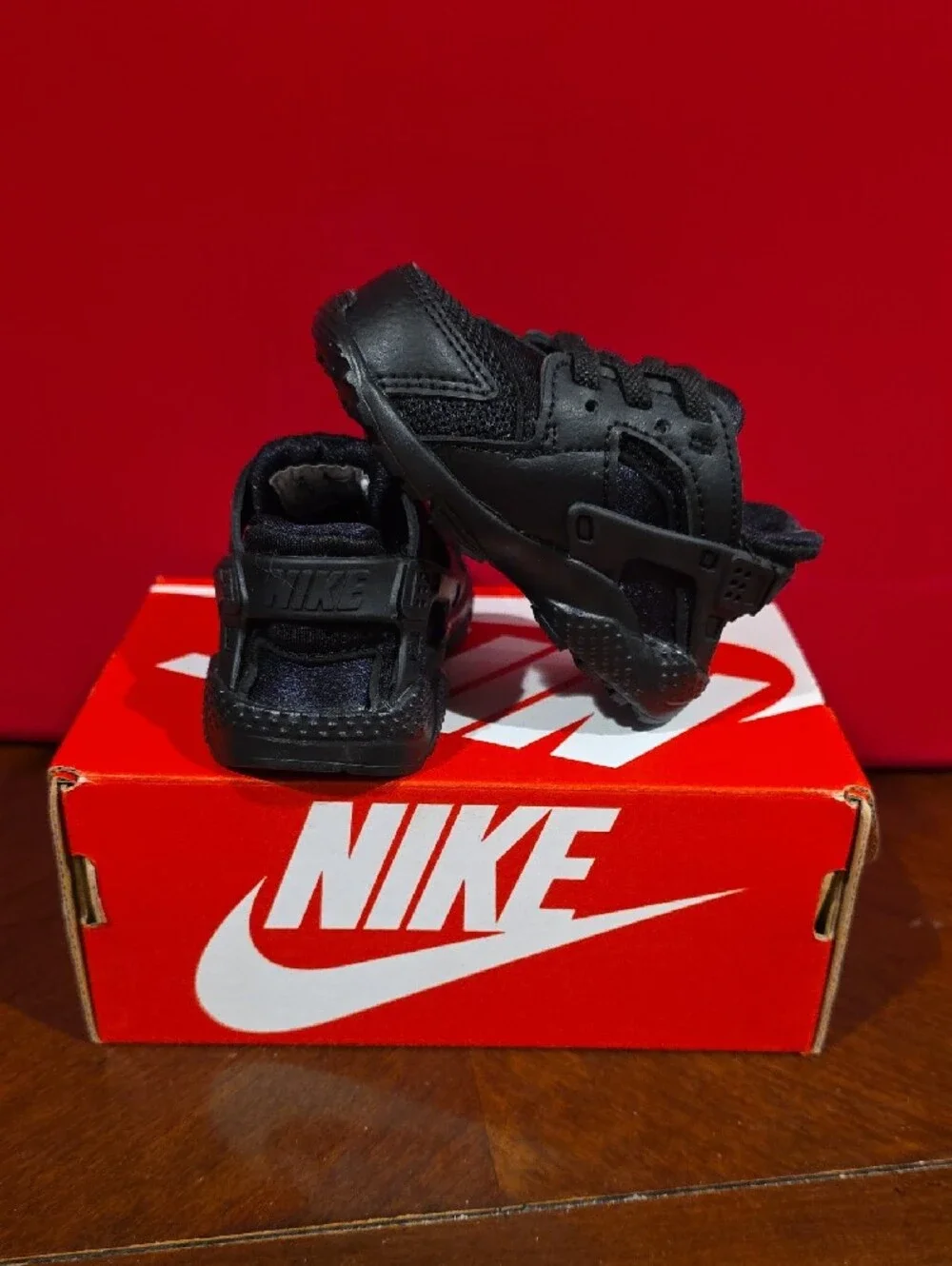 Nike Kids Black Low-Top Huarache Sneakers Sz 4c
